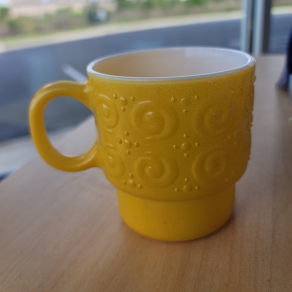 Hazel Atlas Hazelware Fired-On Yellow Milk Glass Mug Embossed Scroll Dots Lrg